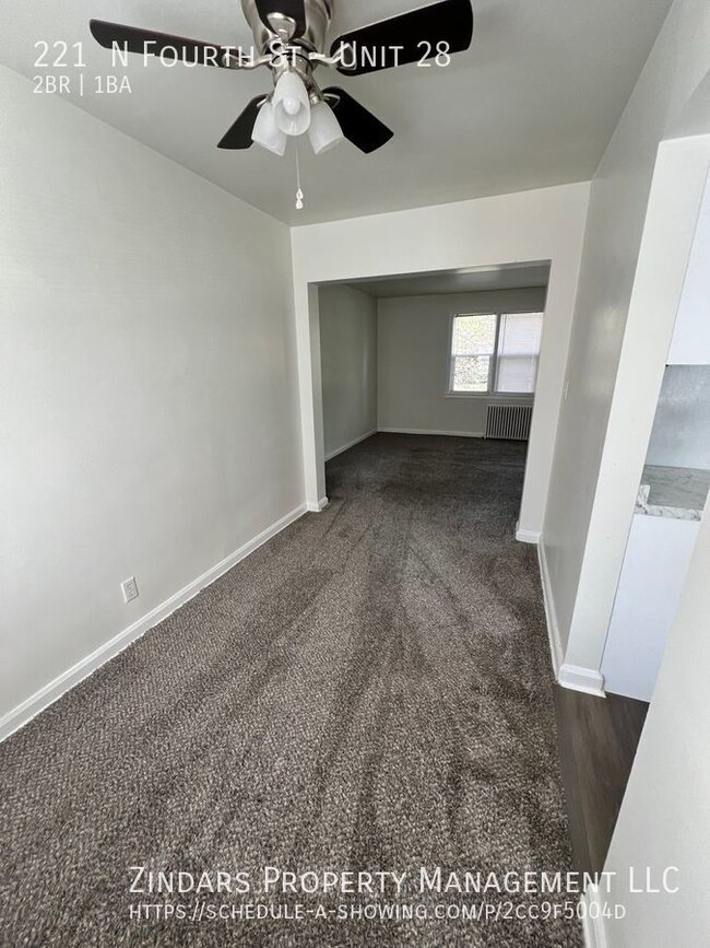 Foto del edificio - Newly Renovated 2 Bedroom 1 Bathroom Apart...