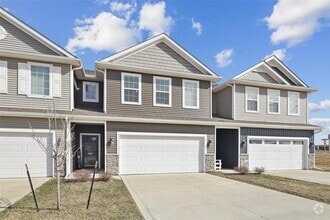Building Photo - 2606 NW 35th Ln