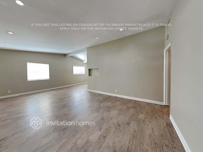 Foto del edificio - 18612 Arminta St