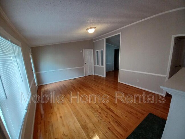 Building Photo - 90 Thompson Cir