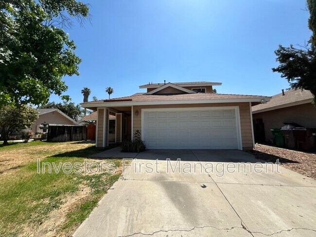 Foto del edificio - 14696 Joshua Tree Ave