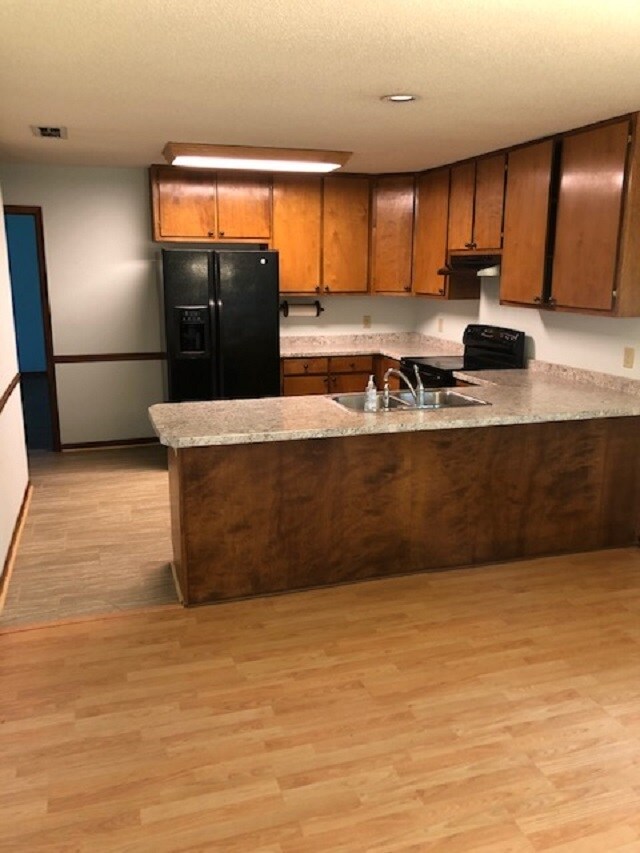 Foto del edificio - 1240 Blockford Ct W