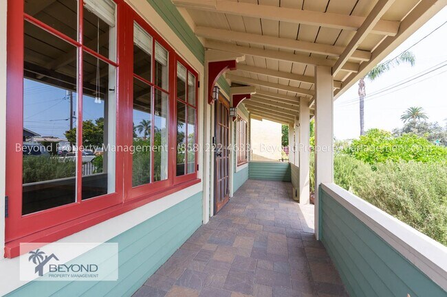 Foto del edificio - CHARMING 2 BEDROOM CRAFTSMAN BUNGALOW IN T...