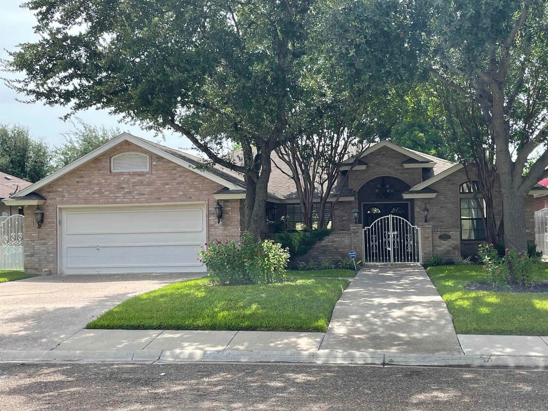 3219 Windfall Rd, Laredo, TX 78045 House for Rent in Laredo, TX