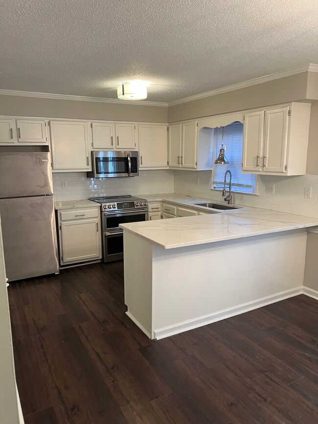 Foto del edificio - 2905 Cedar Creek Rd
