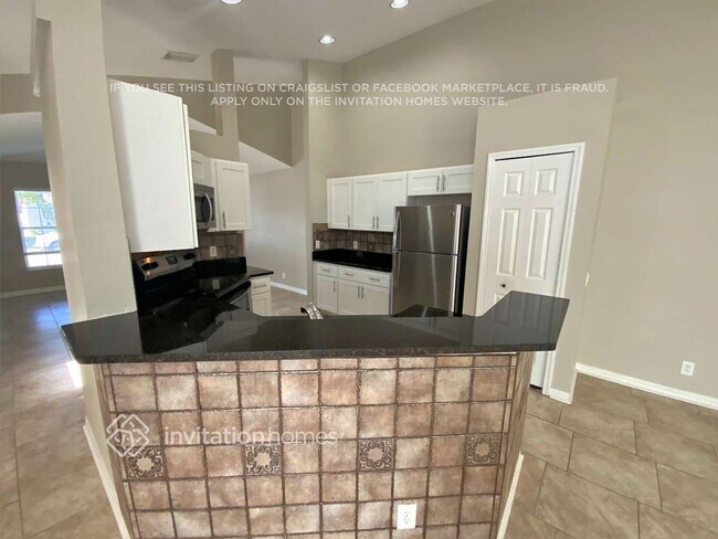 Foto del edificio - 3323 70th Ct E