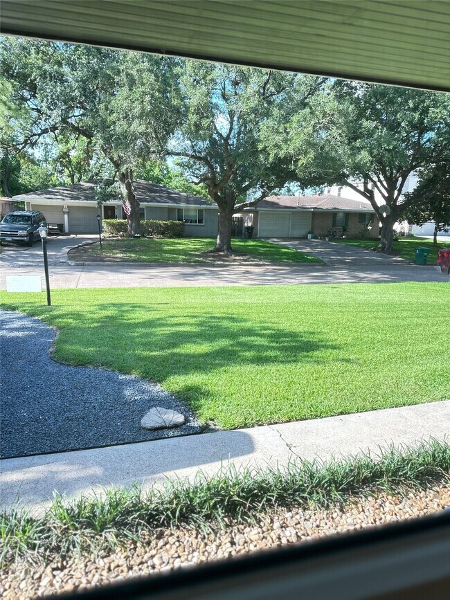 Foto del edificio - 5515 Darnell St