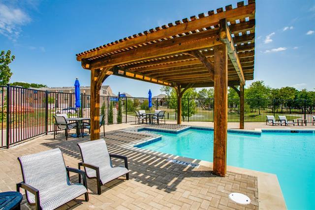 Foto del edificio - 935 Ponds Edge Ln