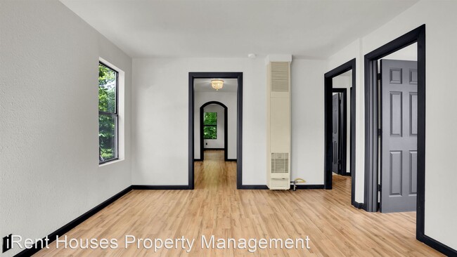 Building Photo - 4 br, 1 bath House - 814 H NW