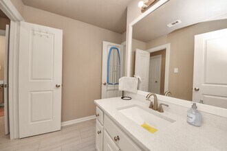 Building Photo - 14454 Summerleaf Ln