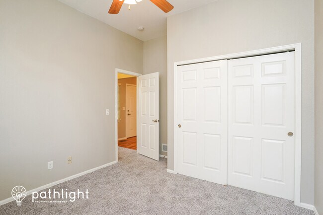 Foto del edificio - 6878 Red Cardinal Loop