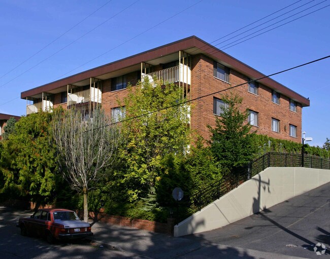 Building Photo - Jackson Manor