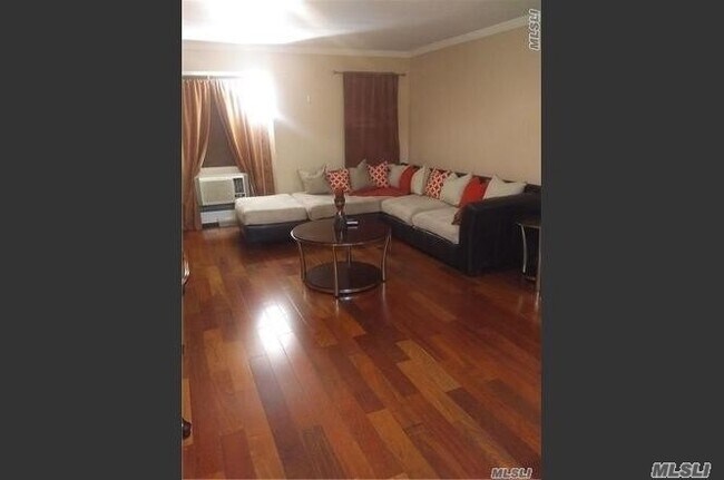 Foto del edificio - 172-31 Highland Ave