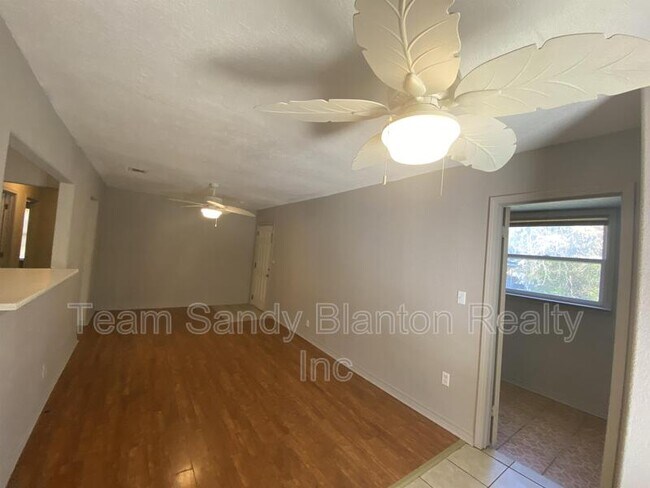 Foto del edificio - 6684 W Walker St