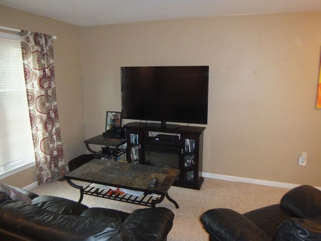 Building Photo - 15065 Maple Glen Ct