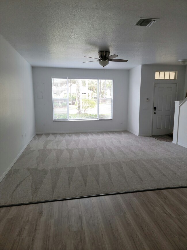 Building Photo - 13500 Forest Lake Dr