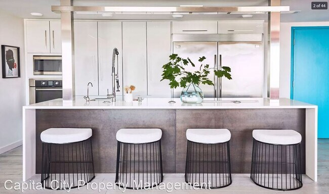 Foto del edificio - 700 Grand Ave