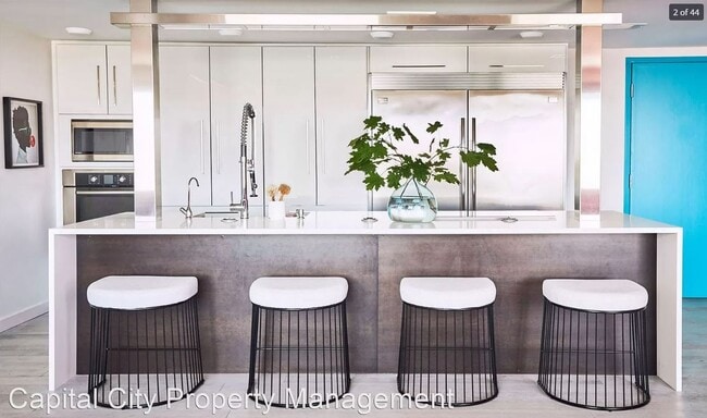 Building Photo - 700 Grand Ave