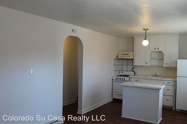 Building Photo - 2032 W Cucharras St