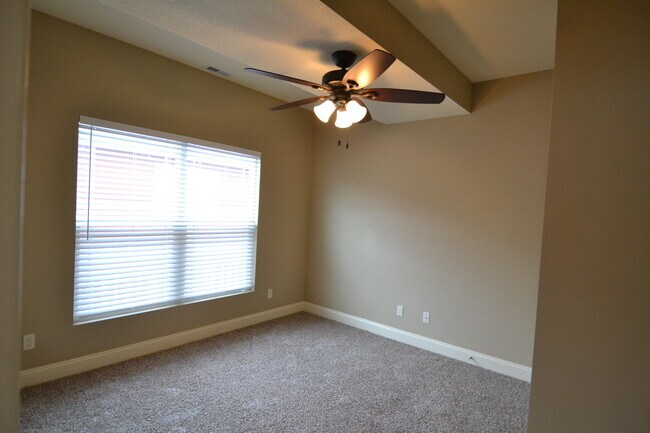 Foto del edificio - 804 W Normal St