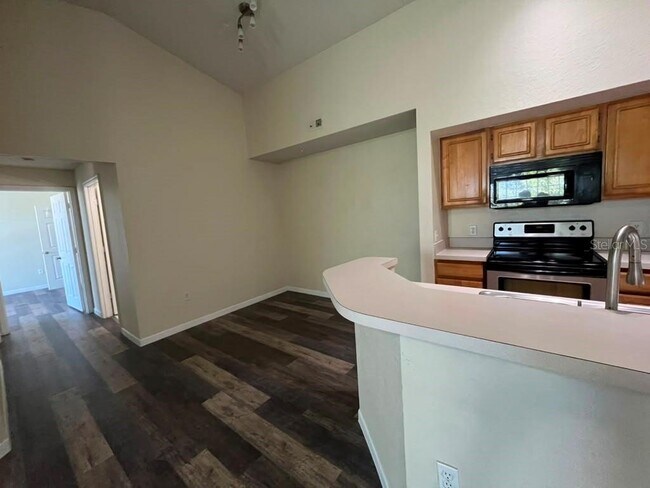 Foto del edificio - 13025 Mulberry Park Dr