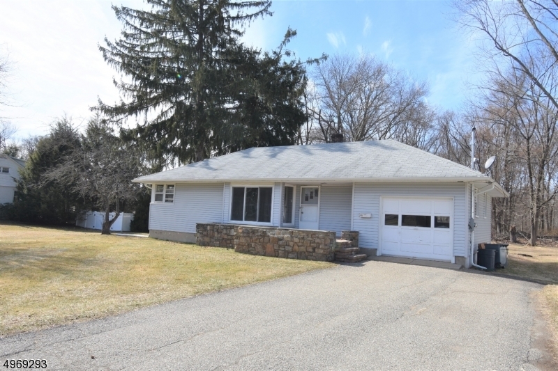 Foto principal - 66 Kenvil Ave