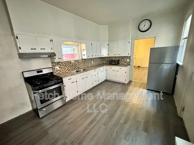 Building Photo - 441 W Orange St