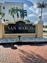 Building Photo - 8810 Fontainebleau Blvd
