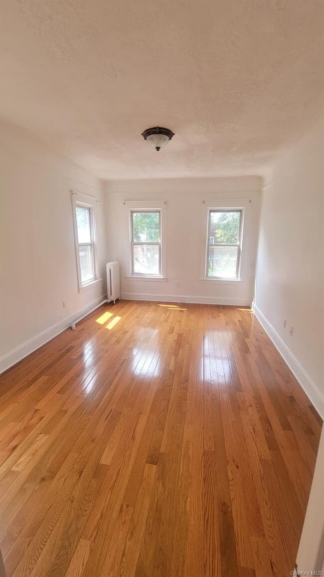 Foto del edificio - 1630 Mayflower Ave