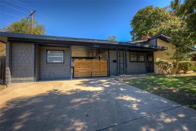 Building Photo - 3905 Sanguinet St