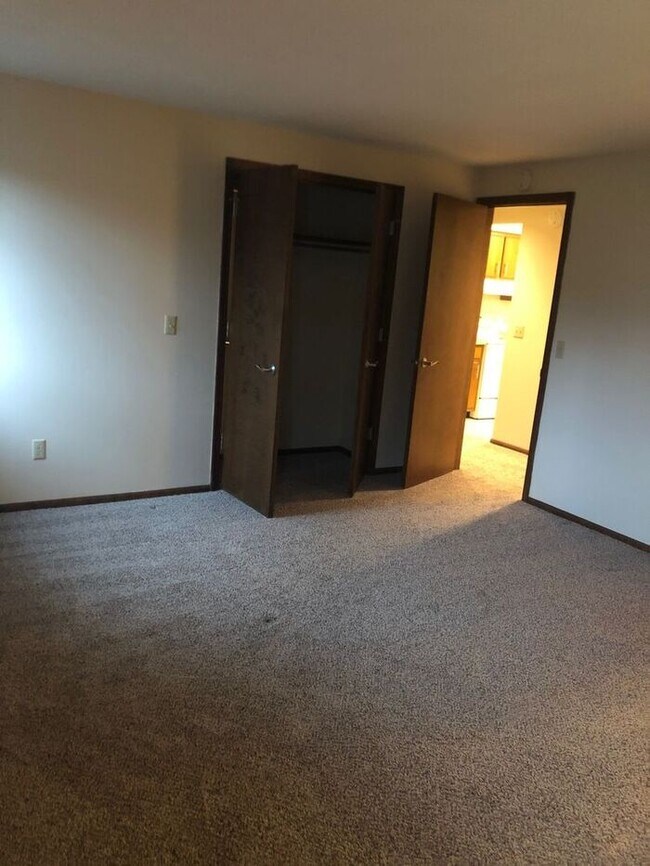 Foto del edificio - 4615 Arlington Pkwy S