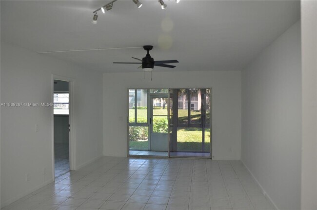 Foto del edificio - 1351 SW 125th Ave