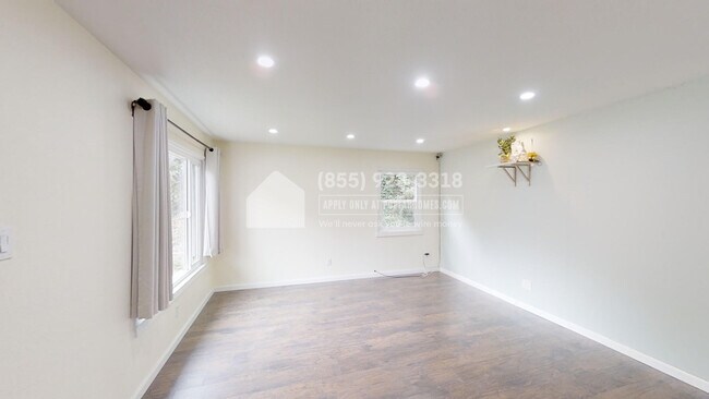 Building Photo - 2824 Ruff Ave