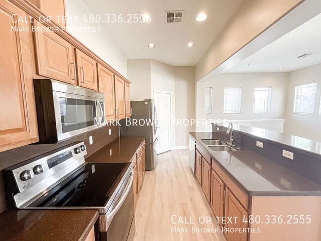 Building Photo - 1225 N 36th St