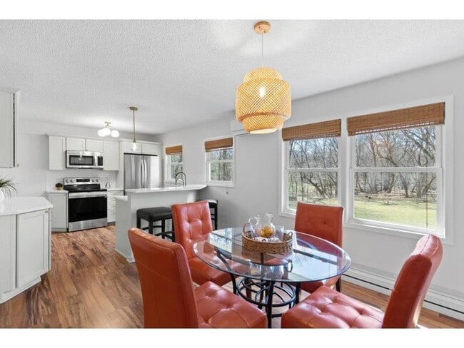 Building Photo - 25455 Nelsine Dr