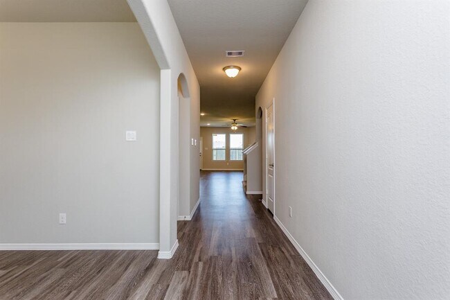 Foto del edificio - 251 Sintra Lk Wy