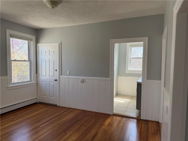Building Photo - 368 Orms St