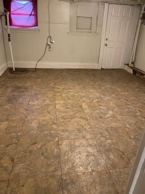 Basement - 513 N Ellwood Ave