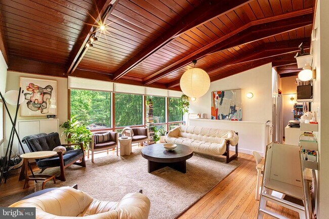 Building Photo - 7703 Poplar Tree Ln