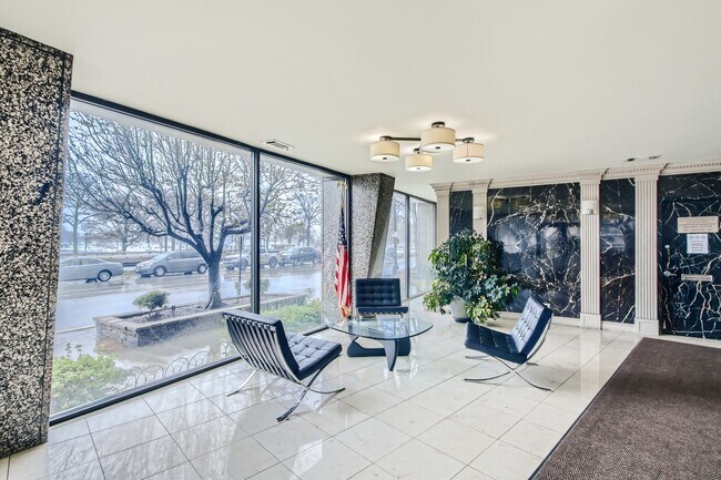 Building Photo - 3420 N Lake Shore Dr