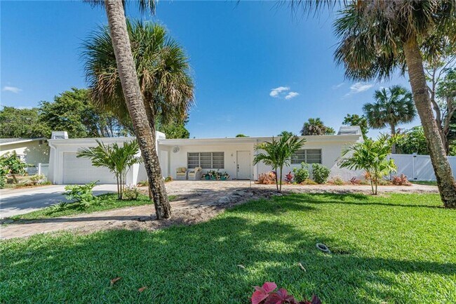 Building Photo - 955 Marigold Ln