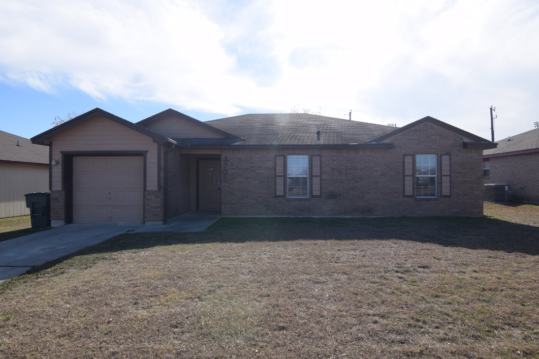 Primary Photo - 3706 Palmtree Ln