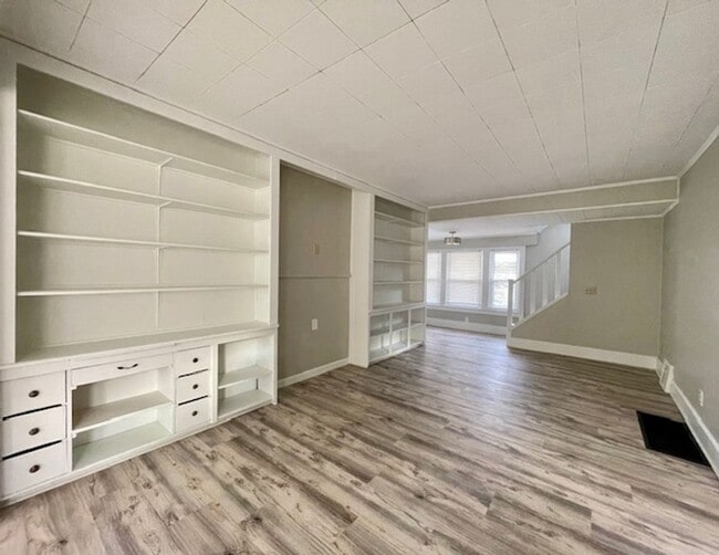 Building Photo - IDEAL 3 Bedroom Home!
