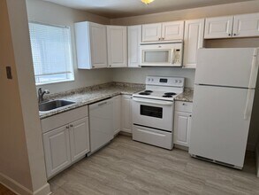 Building Photo - 3362 S 200 E