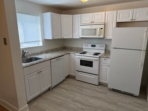 Building Photo - 3362 S 200 E