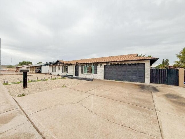 Foto del edificio - 1917 W Topeka Dr