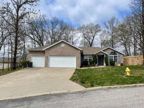 Building Photo - 272 Shadowview Dr