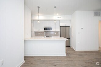 Building Photo - 1444 Independence Ave SE