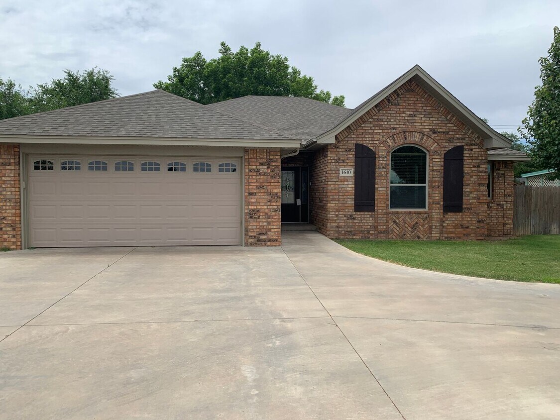 1610 S Globe Ave, Portales, NM 88130 House Rental in Portales, NM