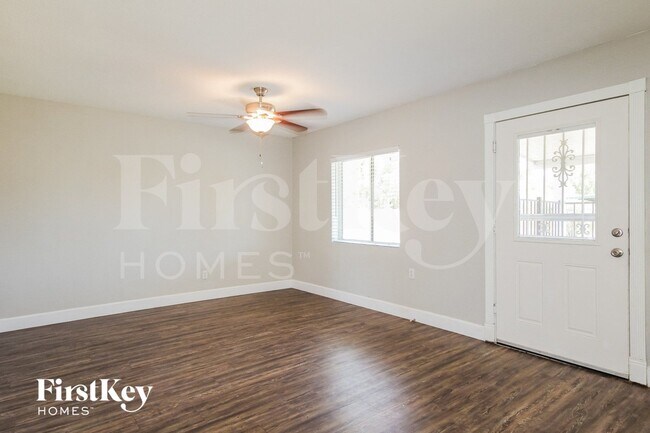 Foto del edificio - 4643 W Mountain View Rd